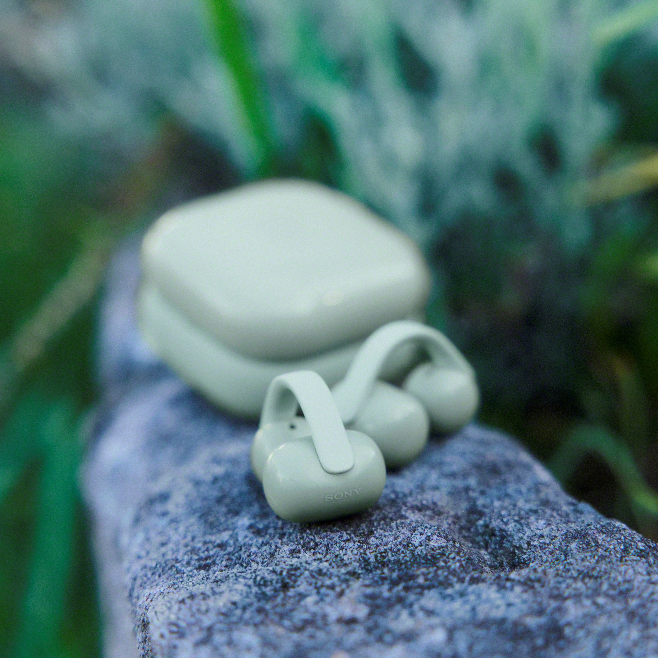 Sony LinkBuds Clip Open-Ear Truly Wireless Earbuds, Comfortable & Secure Fit, Lightweight Clip-On Design, Touch Controls, Ambient Sound Awareness, Water Resistant, Up to 37 Hrs of Playback